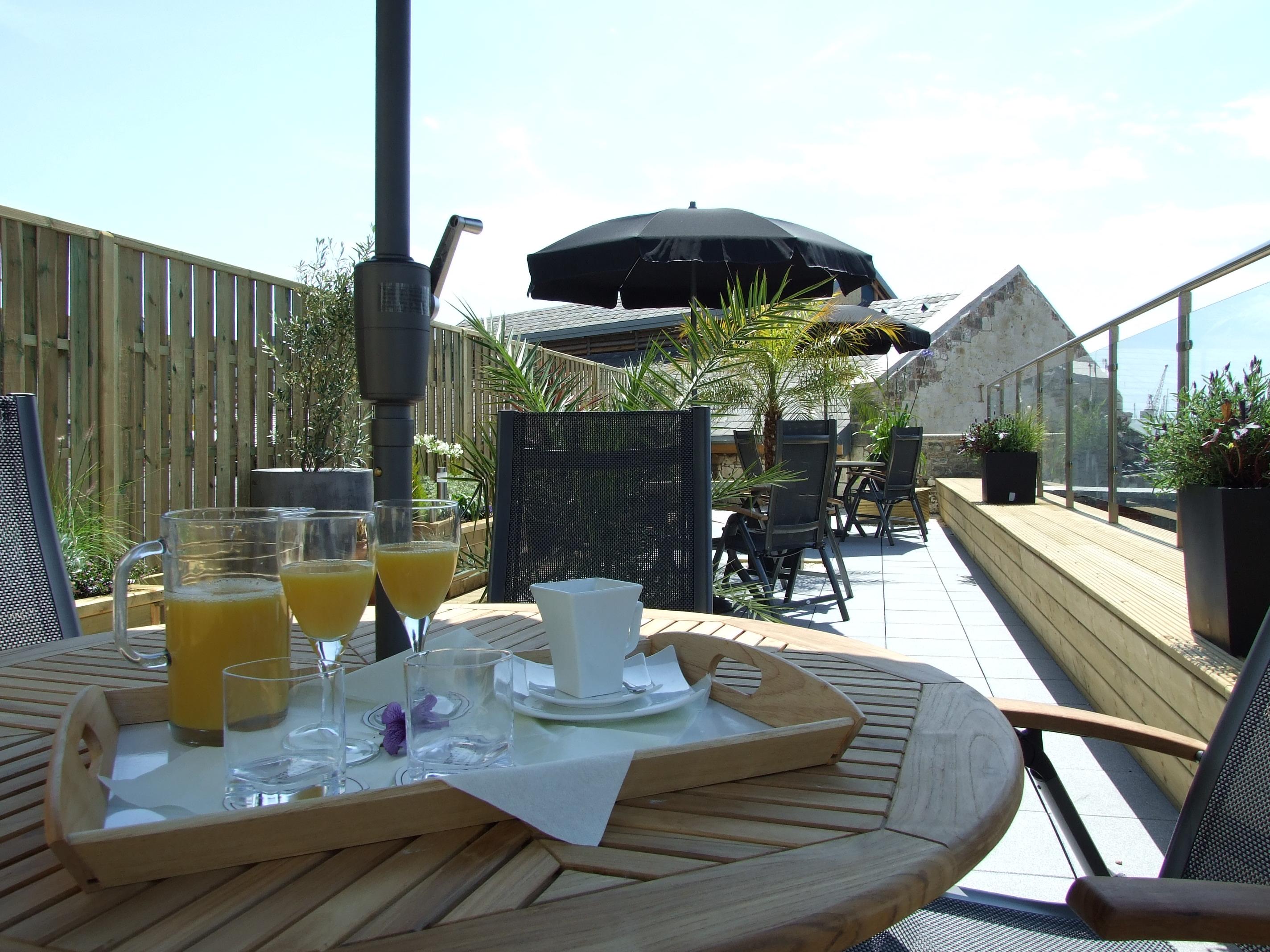 Liberty Wharf Apartments Saint Helier Restaurant photo